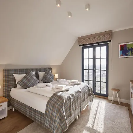 Reetland Am - Luxus Reetdachvilla Mit 3 Schlafzimmern, Sauna Und Kamin F12 Dranske