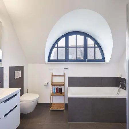 Reetland Am - Luxus Reetdachvilla Mit 3 Schlafzimmern, Sauna Und Kamin F12 Prázdninový dům Dranske