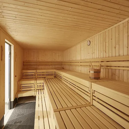 Reetland Am - Luxus Reetdachvilla Mit 3 Schlafzimmern, Sauna Und Kamin F12 * Dranske
