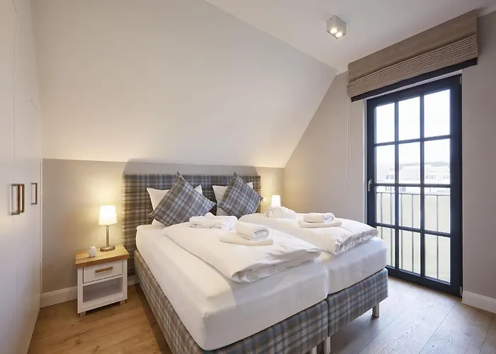 Reetland Am - Luxus Reetdachvilla Mit 3 Schlafzimmern, Sauna Und Kamin F12 Feriehus
