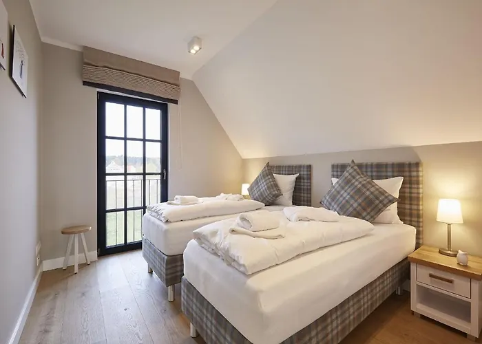 Feriehus Reetland Am - Luxus Reetdachvilla Mit 3 Schlafzimmern, Sauna Und Kamin F12