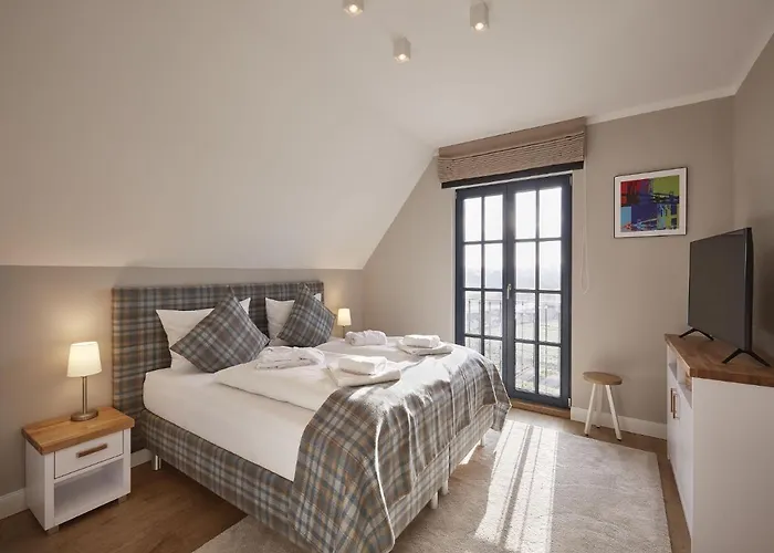 Reetland Am - Luxus Reetdachvilla Mit 3 Schlafzimmern, Sauna Und Kamin F12 Dranske