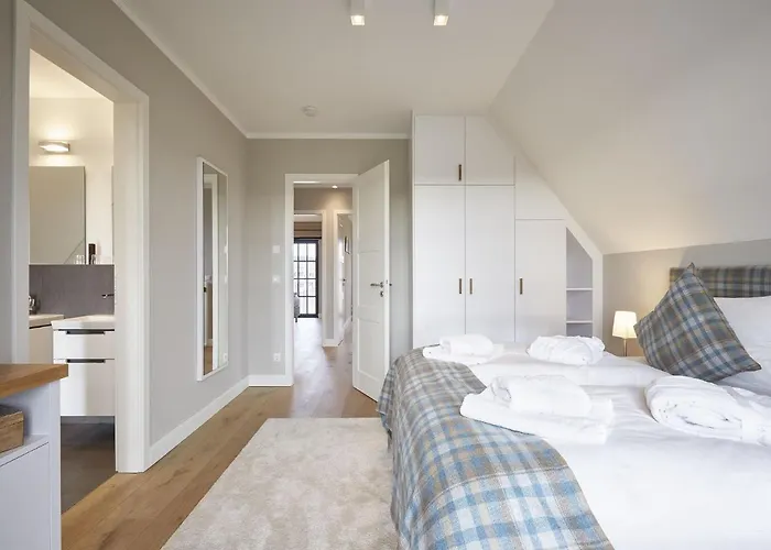 Reetland Am - Luxus Reetdachvilla Mit 3 Schlafzimmern, Sauna Und Kamin F12 Feriehus