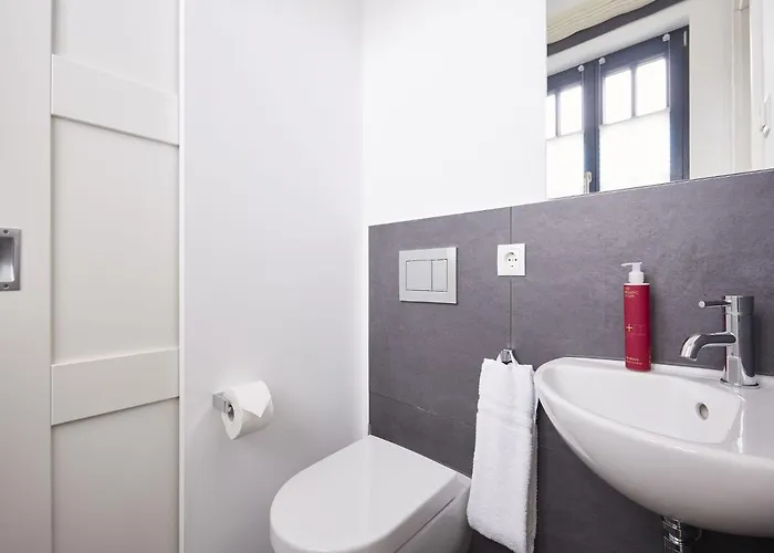 Feriehus Reetland Am - Luxus Reetdachvilla Mit 3 Schlafzimmern, Sauna Und Kamin F12 *