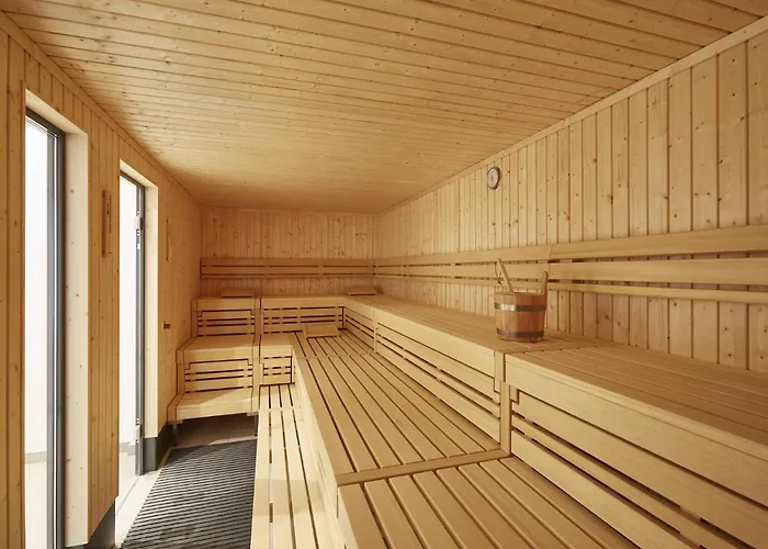 Reetland Am - Luxus Reetdachvilla Mit 3 Schlafzimmern, Sauna Und Kamin F12 * Dranske