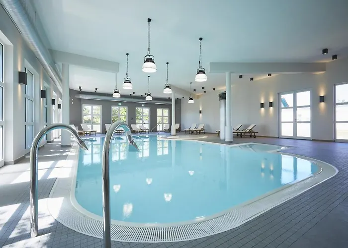 Reetland Am - Luxus Reetdachvilla Mit 3 Schlafzimmern, Sauna Und Kamin F12 Feriehus