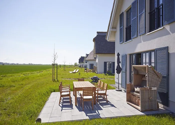 Reetland Am - Luxus Reetdachvilla Mit 3 Schlafzimmern, Sauna Und Kamin F12 * Dranske